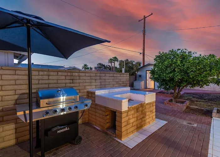 New Midtown Modern With Backyard * Phoenix